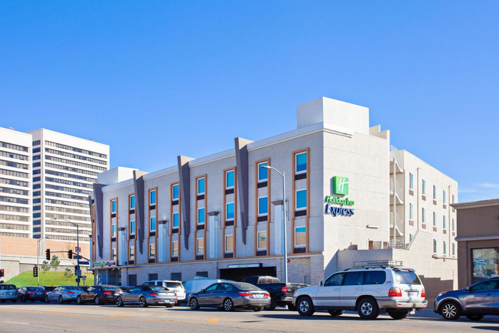 Holiday Inn Express West Los Angeles-Santa Monica, an IHG Hotel