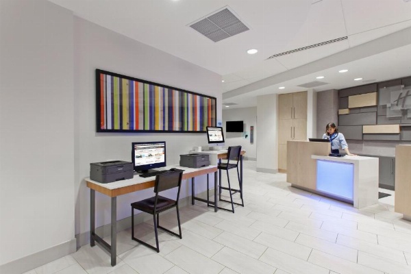 Holiday Inn Express West Los Angeles-Santa Monica, an IHG Hotel image 8